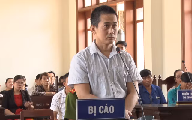  Huỳnh Đắc Túy tại tòa. Ảnh: Tuổi trẻ