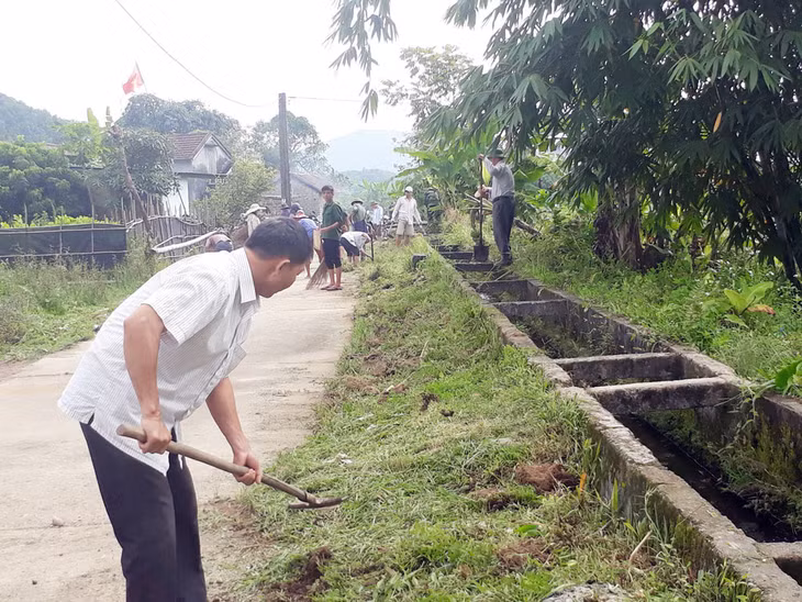 Người dân bản Tài Phố, xã Quảng Đức tích cực tham gia 