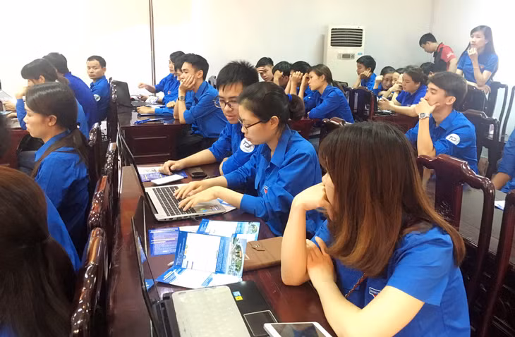 Thành Đoàn Móng Cái tổ chức tập huấn tuyên truyền sử dụng dịch vụ công trực tuyến cho các ĐVTN trên địa bàn Thành phố