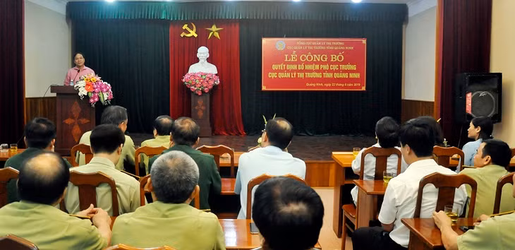 Đồng chí Đặng Huy Hậu, Phó Chủ tịch Thường trực UBND tỉnh phát biểu.