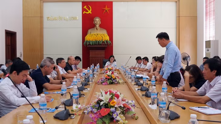 Đảng bộ cơ sở Khối doanh nghiệp thành phố Hạ Long hội nghị sơ kết đánh giá công tác 6 tháng đầu năm 2019. 