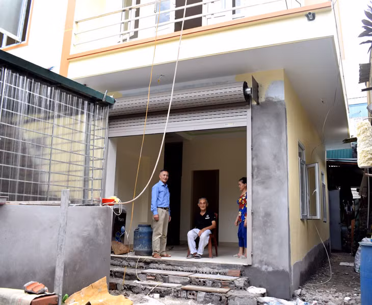 Ngôi nhà của anh Nguyễn Văn Giang khu phố 6A sắp hoàn thành, giúp anh ra khỏi hộ nghèo vào cuối năm