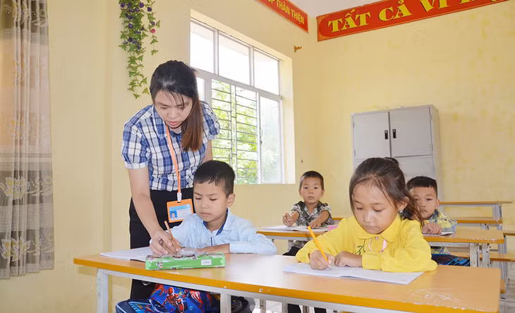 Tiết học của học sinh lớp 1, Trường TH-THCS Cái Chiên.