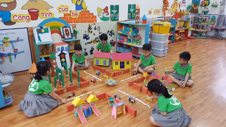 Các học sinh Trường Mầm non Hoa Hồng (TP Hạ Long)