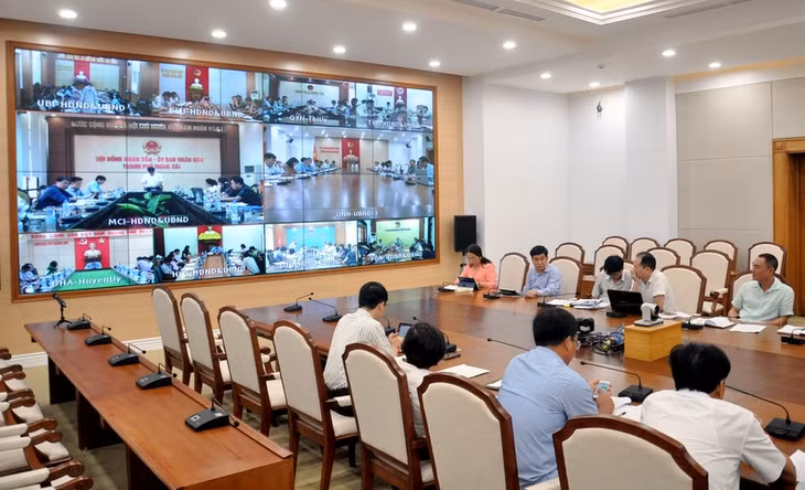 Hệ thống phục vụ hội nghị trực tuyến được đặt tại phòng họp UBND tỉnh.