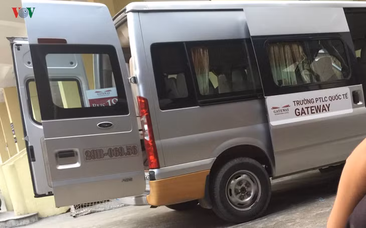 Khám nghiệm hiện trường vụ việc.