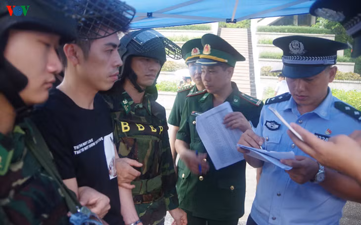 Trao trả đối tượng người Trung Quốc trong đường dây tổ chức đánh bạc quy mô 12.000 tỷ đồng tại Our City.