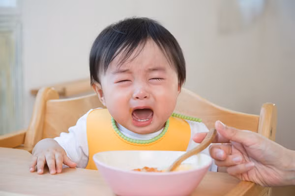 Trẻ bị suy dinh dưỡng thường kém ăn, hay bị rối loạn tiêu hoá