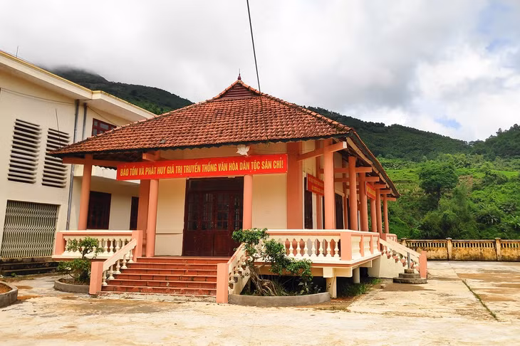 Nhà văn hóa xã Đại Dực (Tiên Yên) được khánh thành trung tuần tháng 8/2019 là công trình được CBCS LLVT huyện Tiên Yên và TX Quảng Yên chung tay thực hiện.