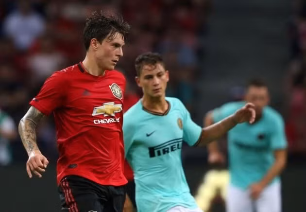  Victor Lindelof đang từng bước khẳng định vai trò của mình.