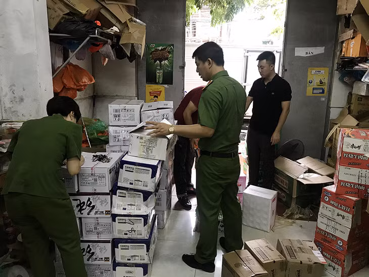 Kho hàng trên thuộc địa chỉ tổ 3, khu 3, phường Yết Kiêu, do Lý Thị H, trú tại phường Cao Thắng, TP Hạ Long làm chủ