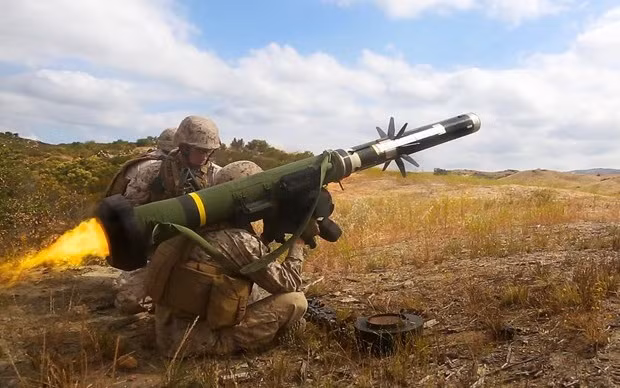 Tên lửa vác vai Javelin. Ảnh: AP.