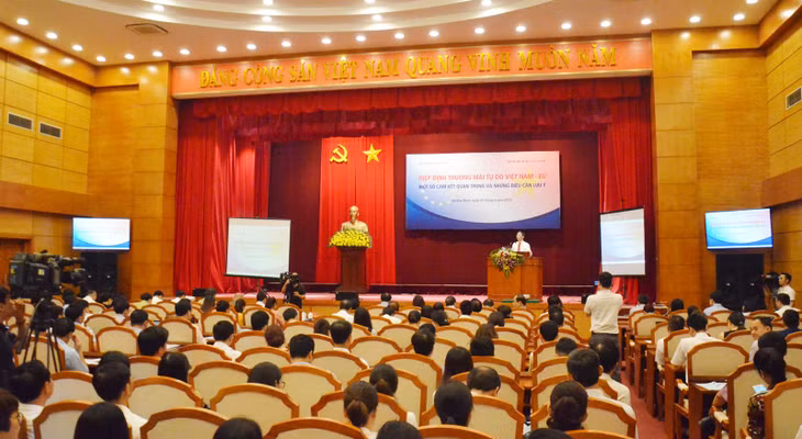 Quảng cảnh hội nghị.