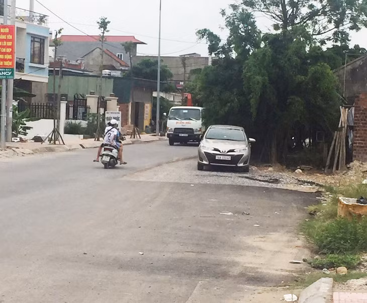 Khuôn viên sử dụng đất của hộ ông Lực hiện 