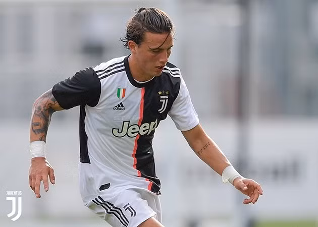  Luca Pellegrini được Juventus gửi cho đi 'du học' tại CLB Cagliari.
