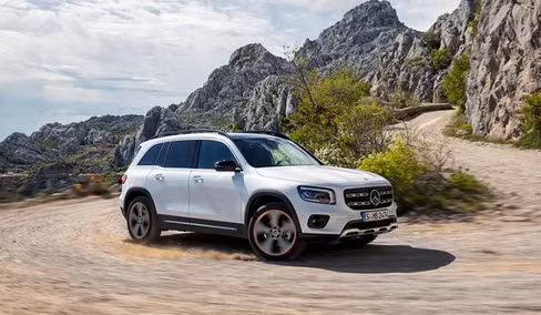 Mercedes GLB - SUV mới định vị nằm giữa GLA và GLC.
