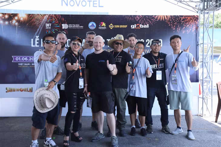 Đội Ý - Parente Fireworks Group tham gia DIFF 2019.