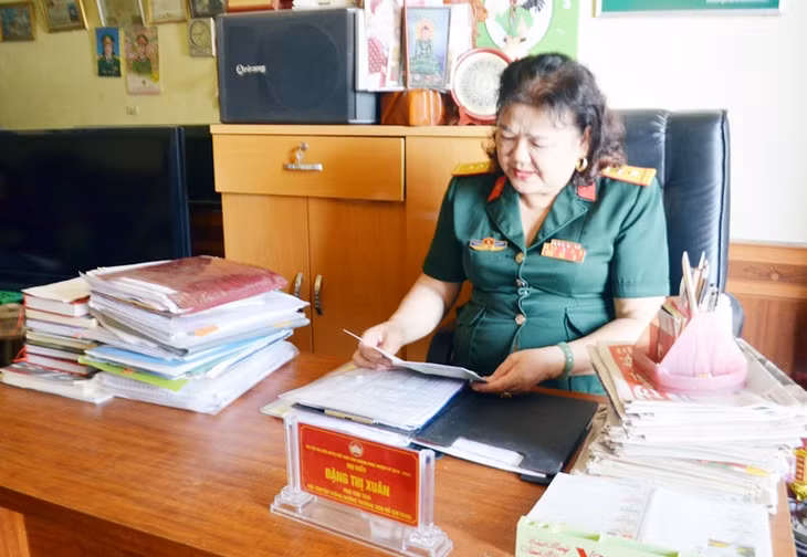 Mặc dù mang tuổi đã cao lại mắc trọng bệnh nhưng CCB Đặng Thị Xuân vẫn miệt mài hoạt động hướng về các nữ đồng đội