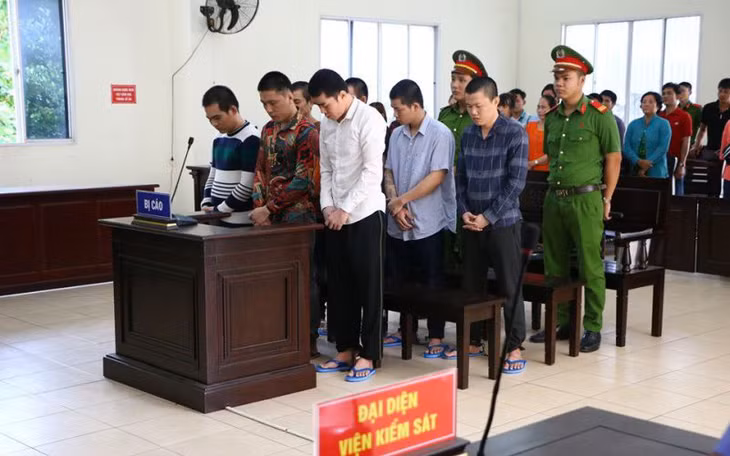  Các bị cáo tại Tòa.