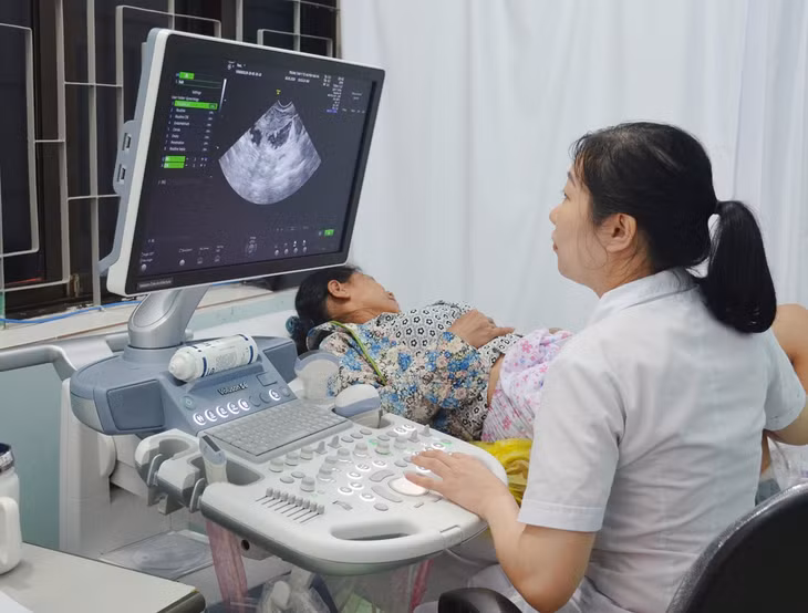 KCB cho người dân ở TTYT huyện Hải Hà.