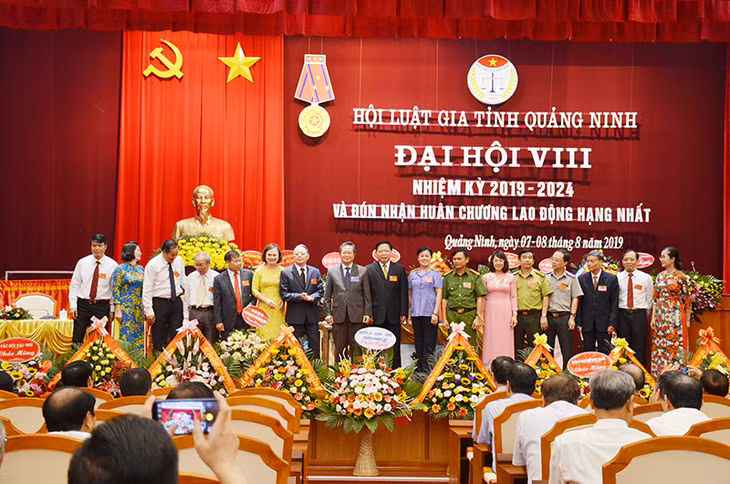 BCH Hội Luật gia tỉnh khóa VIII ra mắt tại đại hội.