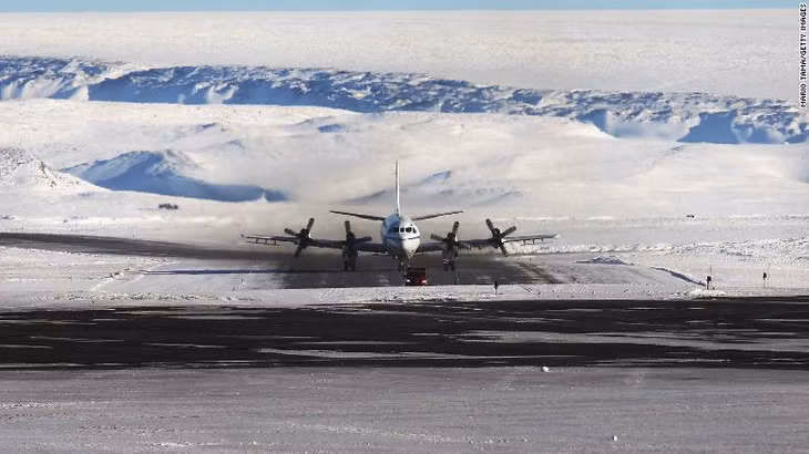 Mỹ có căn cứ không quân Thule trên đảo Greenland. Ảnh: Getty