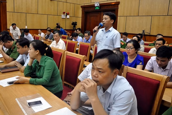 Đại diện các cơ quan, đoàn thể đóng góp ý kiến cho Công an TP tại diễn đàn “Công an lắng nghe ý kiến nhân dân”.