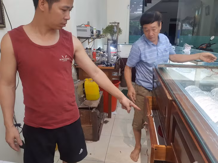 Hiện trường vụ trộm vàng.