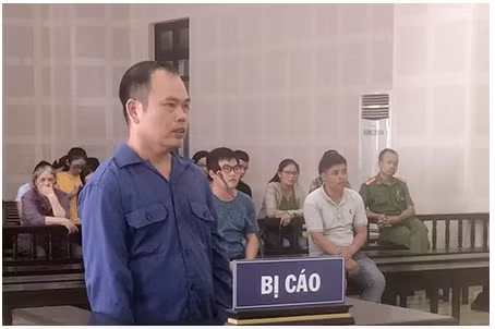 Bị cáo Dân tại toà. Ảnh: N.T.