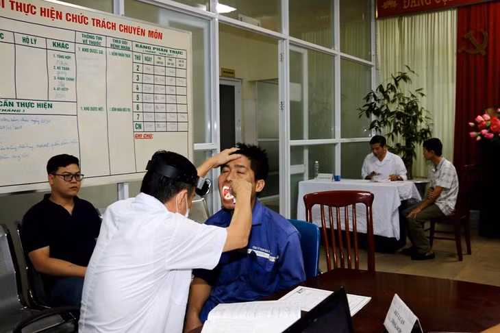 Khám sức khỏe định kì cho thợ mỏ