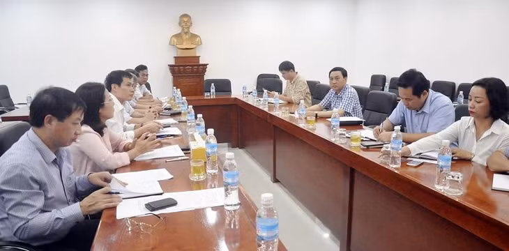 Quang cảnh cuộc làm việc