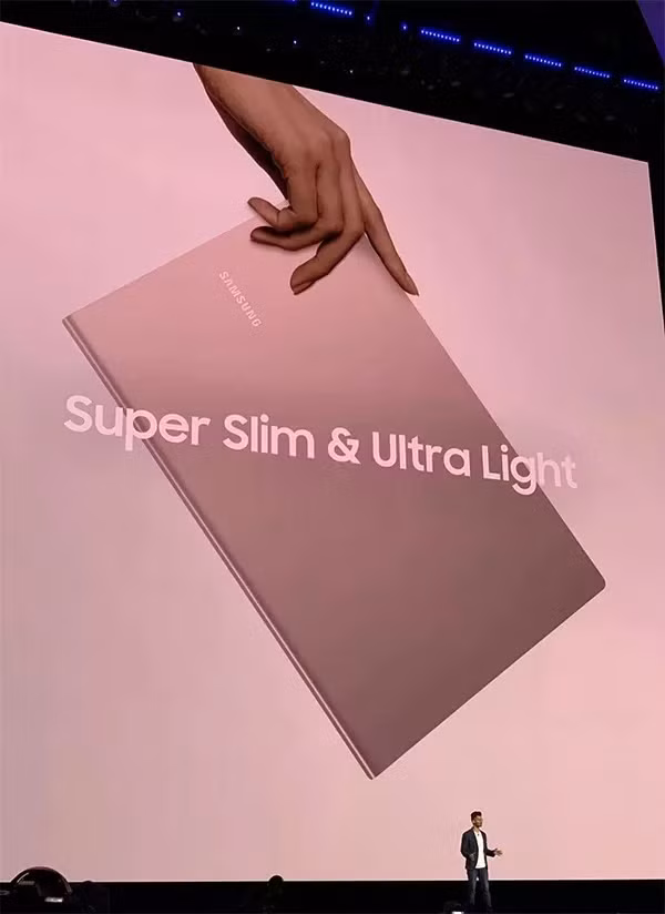 Galaxy Book S có pin 23 tiếng.