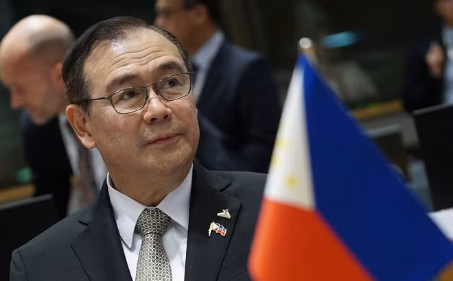 Ngoại trưởng Philippines Locsin. Ảnh: Malacanang.