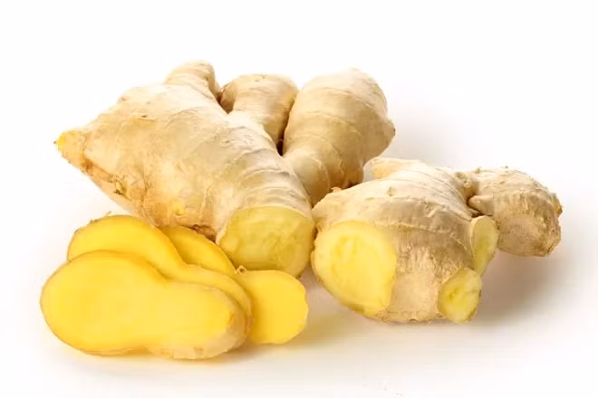 Trong Đông y, gừng là thành phần của nhiều bài thuốc chữa các bệnh cảm lạnh, tiêu đờm, trị ho, đau bụng...