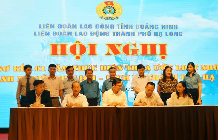 Lễ ký kết TƯLĐTT nhóm ngành du lịch, dịch vụ của 28 doanh nghiệp trên địa thành phố Hạ Long.