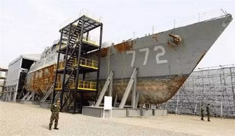 Xác tàu chiến Cheonan Ảnh: Reuters