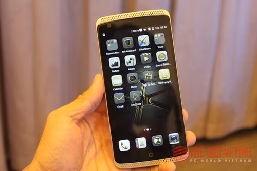 Axon là dòng smartphone cao cấp nhất trong loạt sản phẩm mới ra mắt của ZTE.