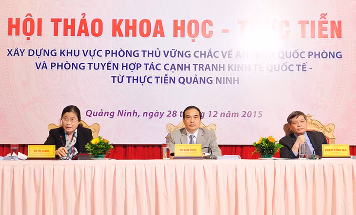 Các đồng chí chủ trì hội thảo.