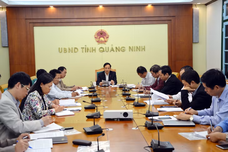 Đồng chí Đặng Huy Hậu, PCT UBND tỉnh phát biểu chỉ đạo cuộc họp