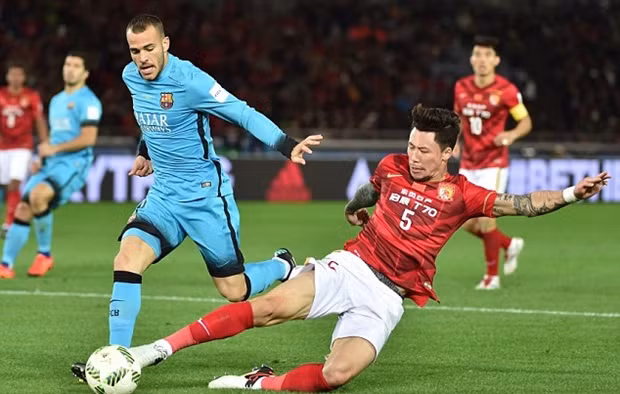  Tottenham muốn đưa Sandro (trái) về Anh. Ảnh: Internet.