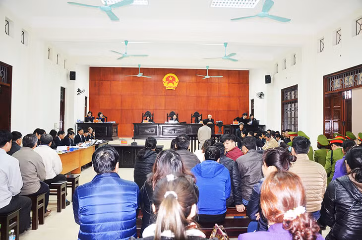 Quang cảnh buổi xét xử