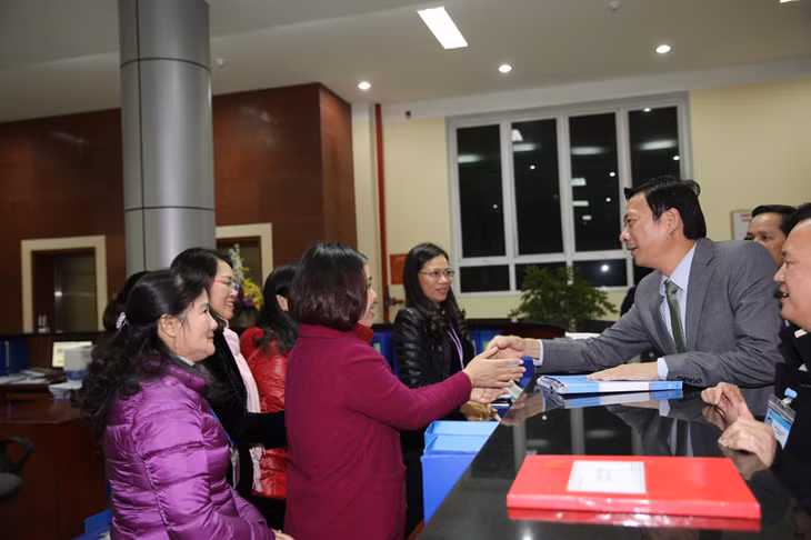 Bí thư Tỉnh ủy Nguyễn Văn Đọc thăm, động viên cán bộ KBNN tỉnh.