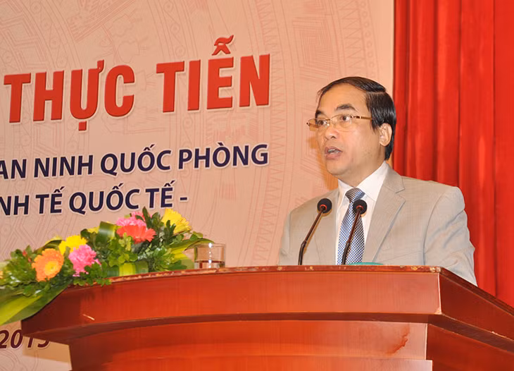 PGS. TS Vũ Văn Phúc, Tổng Biên tập Tạp chí Cộng sản, Ủy viên Hội đồng lý luận TW phát biểu tại hội thảo.