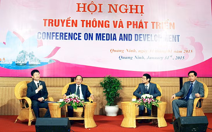 Toạ đàm tại Hội nghị Truyền thông và Phát triển do tỉnh Quảng Ninh phối hợp với Bộ TT&TT, Hội Nhà báo Việt Nam tổ chức tại TP Hạ Long, tháng 1-2015.