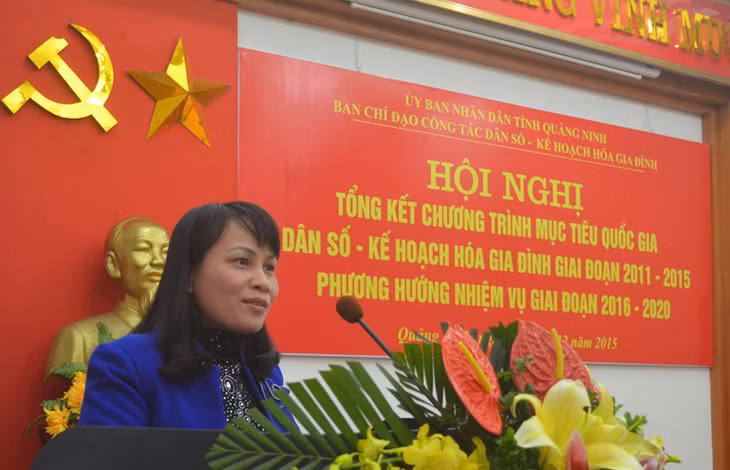 Lãnh đạo Hội LHPN tỉnh phát biểu tham luận tại hội nghị.