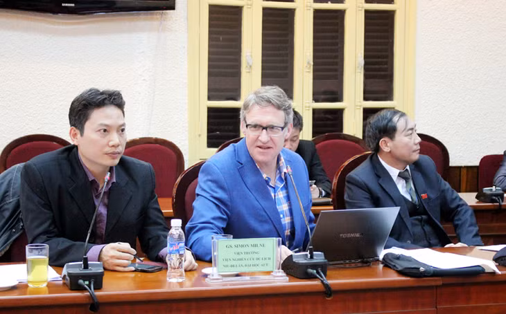 Giáo sư Simon Milne, Viện trưởng Viện nghiên cứu 