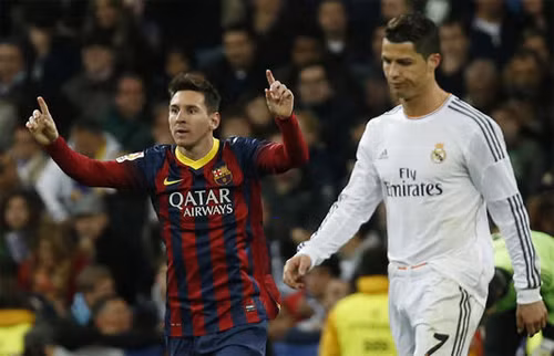 Messi giành nhiều danh hiệu hơn Ronaldo trong năm 2015. Ảnh: Reuters