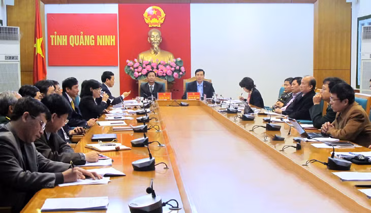 Quang cảnh phiên họp tại điểm cầu Quảng Ninh.
