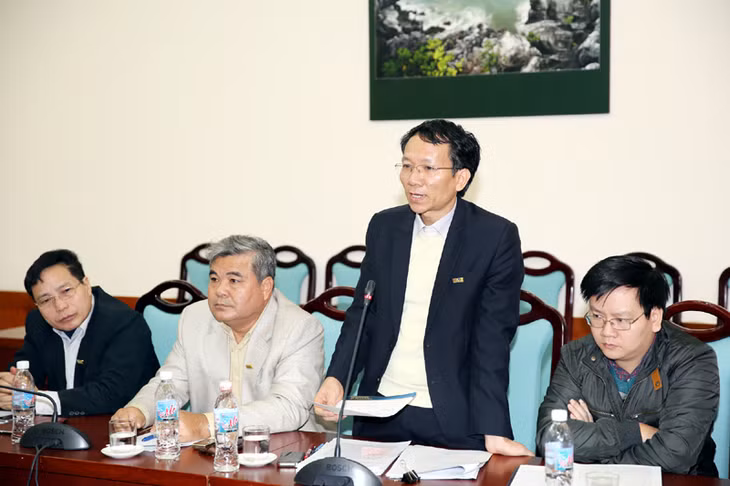 Đồng chí Nguyễn Mạnh Tuấn, Phó Giám đốc Sở Xây dựng Quảng Ninh tham gia ý kiến tại buổi sơ kết.
