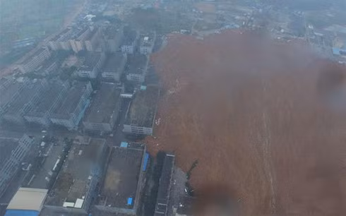 Vụ lở đất kinh hoàng tại Thâm Quyến nhìn từ trên cao. (Ảnh: Xinhua)